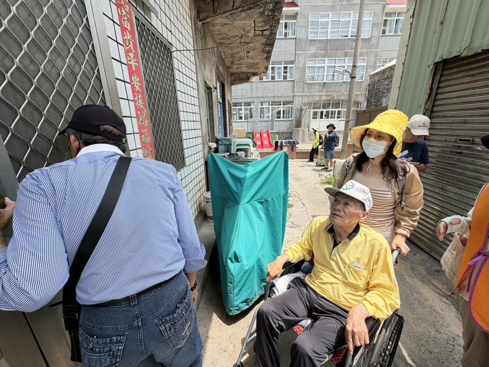 由同仁陪伴重返長輩的故鄉