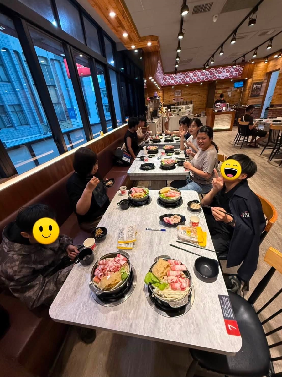 享用晚餐
