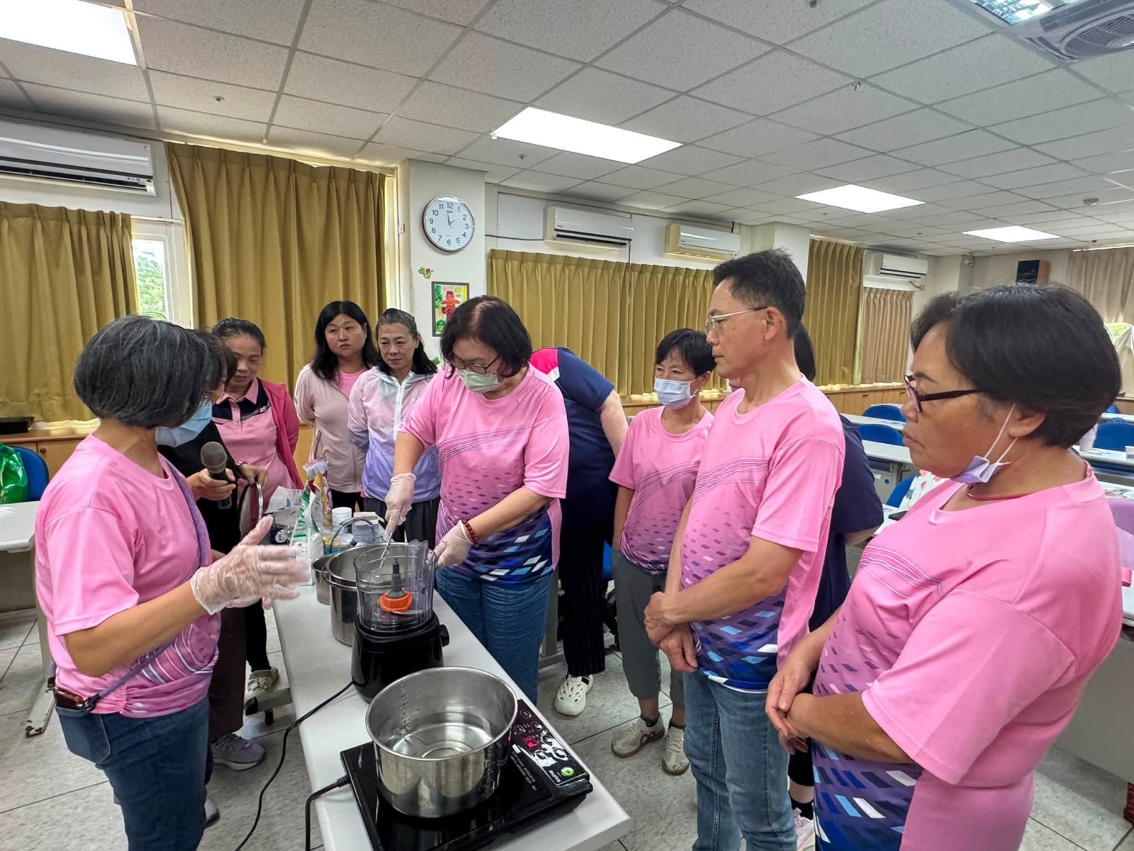 進行介護餐食與吞嚥照護課程